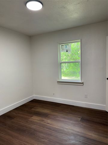 1114 Blackburn Street, Commerce, TX 75428