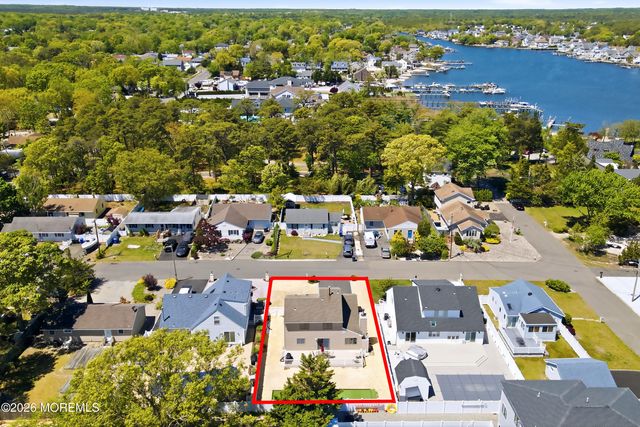 7 Crowder Drive, Toms River, NJ 08753