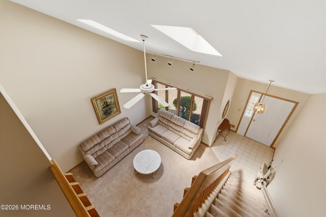 7 Crowder Drive, Toms River, NJ 08753