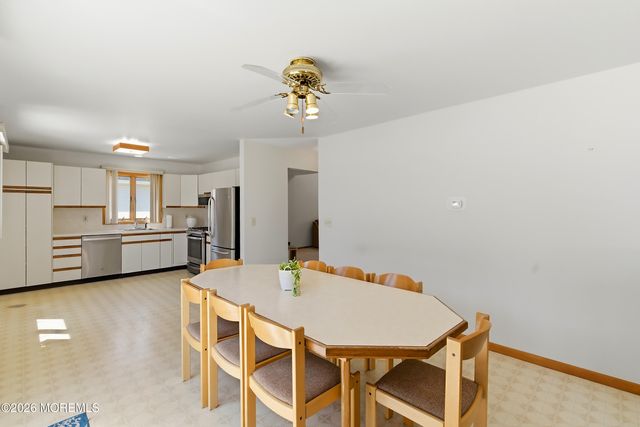 7 Crowder Drive, Toms River, NJ 08753