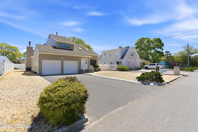 7 Crowder Drive, Toms River, NJ 08753