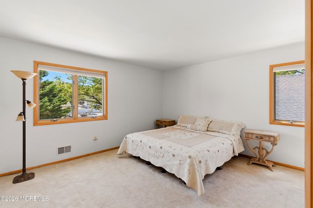 7 Crowder Drive, Toms River, NJ 08753
