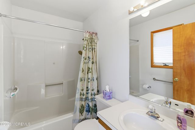 7 Crowder Drive, Toms River, NJ 08753