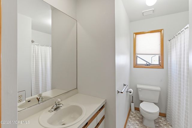 7 Crowder Drive, Toms River, NJ 08753
