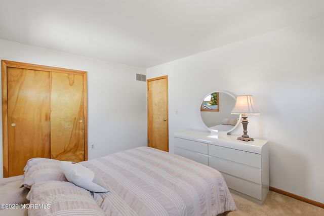7 Crowder Drive, Toms River, NJ 08753