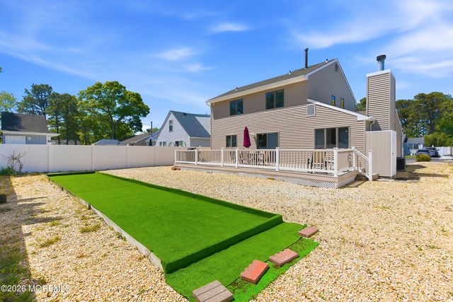7 Crowder Drive, Toms River, NJ 08753
