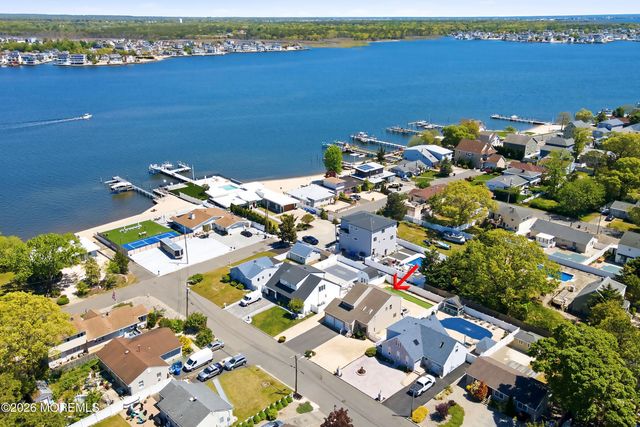 7 Crowder Drive, Toms River, NJ 08753