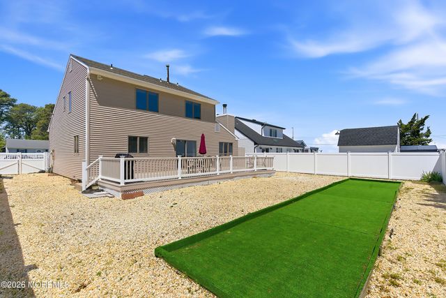 7 Crowder Drive, Toms River, NJ 08753