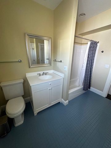 154 Main St, Andover, MA 01810