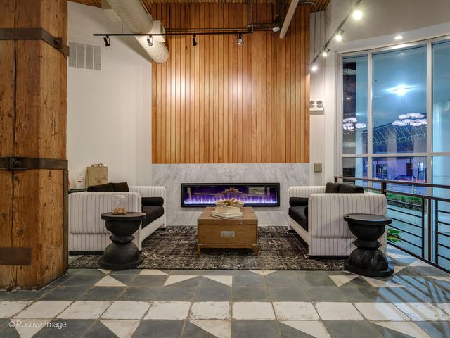 360 W ILLINOIS Street 8F, Chicago, IL 60654