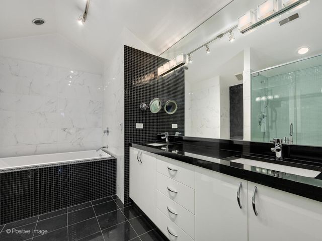 360 W ILLINOIS Street 8F, Chicago, IL 60654