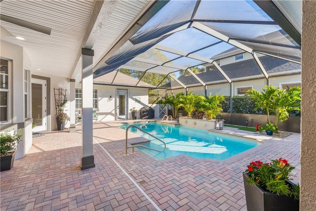 838 Carolina Circle SW, Vero Beach, FL 32962