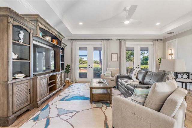 838 Carolina Circle SW, Vero Beach, FL 32962