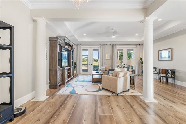 838 Carolina Circle SW, Vero Beach, FL 32962