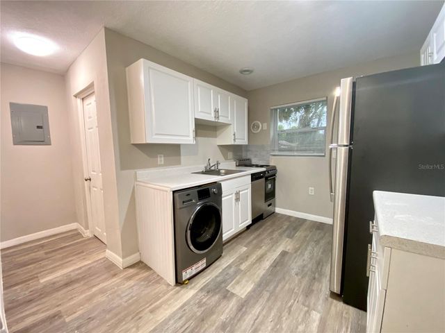 1110 BATES AVENUE 102, Eustis, FL 32726