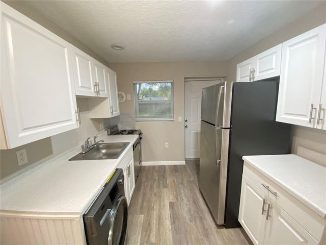 1110 BATES AVENUE 102, Eustis, FL 32726