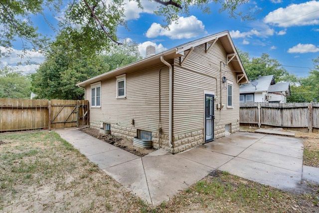 444 N Edwards, Wichita, KS 67203