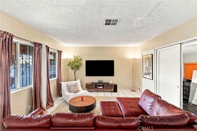 10481 Remick Ave, Pacoima, CA 91331