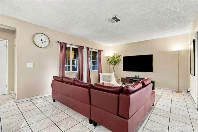 10481 Remick Ave, Pacoima, CA 91331