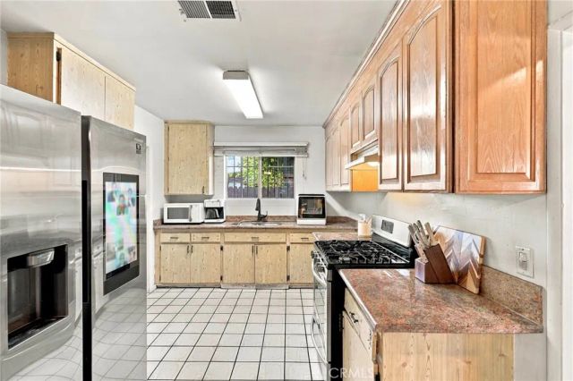 10481 Remick Ave, Pacoima, CA 91331