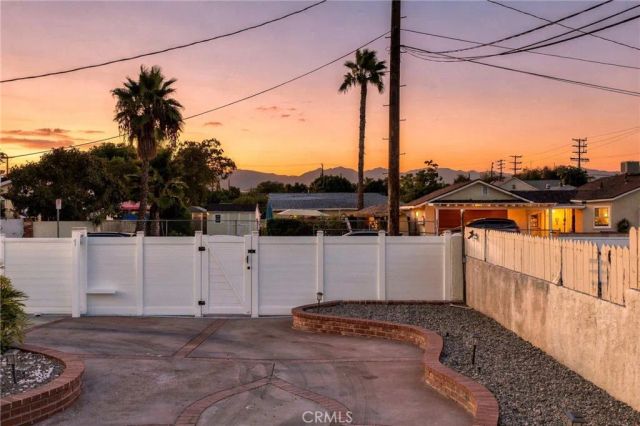 10481 Remick Ave, Pacoima, CA 91331