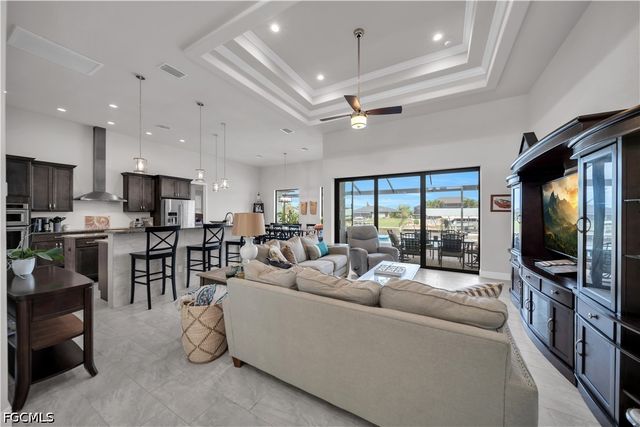 2706 Shelby PKWY, Cape Coral, FL 33904