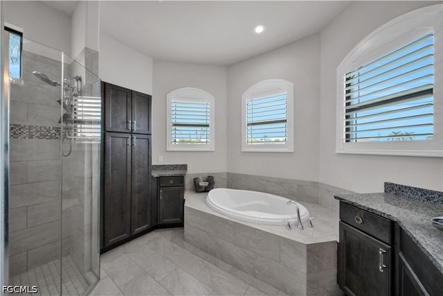 2706 Shelby PKWY, Cape Coral, FL 33904