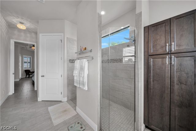 2706 Shelby PKWY, Cape Coral, FL 33904