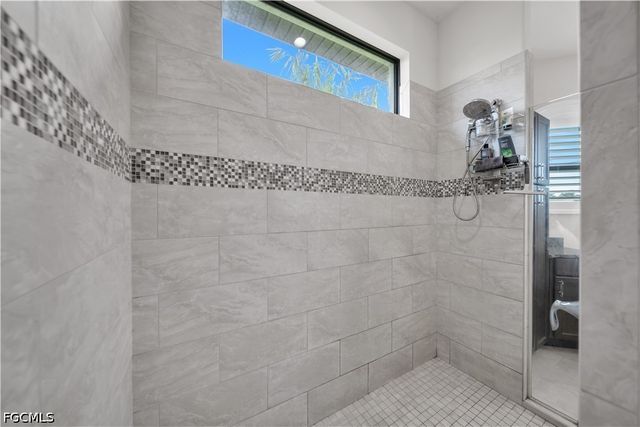 2706 Shelby PKWY, Cape Coral, FL 33904