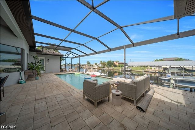 2706 Shelby PKWY, Cape Coral, FL 33904