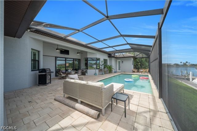 2706 Shelby PKWY, Cape Coral, FL 33904