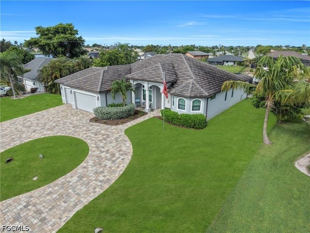 2706 Shelby PKWY, Cape Coral, FL 33904