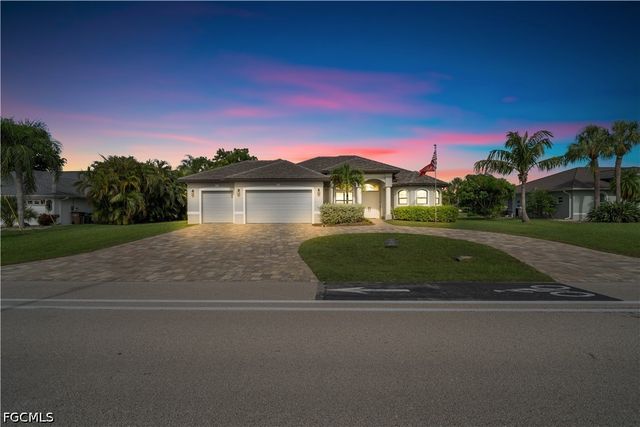 2706 Shelby PKWY, Cape Coral, FL 33904