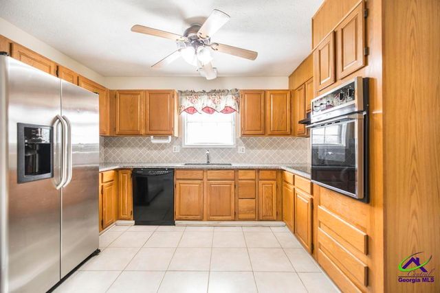 104 Fox Meadow Court, Warner Robins, GA 31093