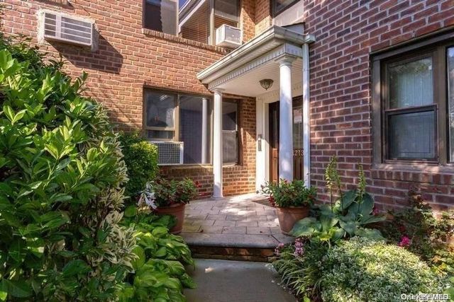1213 E Broadway B24, Hewlett, NY 11557