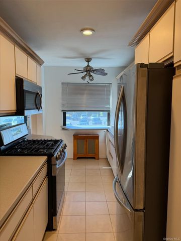 1213 E Broadway B24, Hewlett, NY 11557