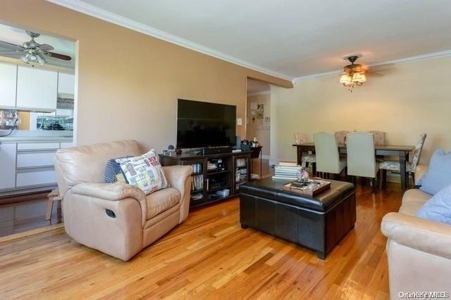 1213 E Broadway B24, Hewlett, NY 11557