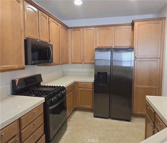 15659 Vista Way 100, Lake Elsinore, CA 92532