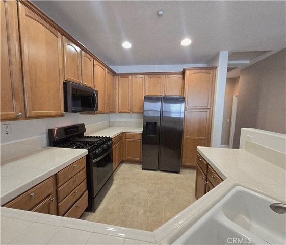 15659 Vista Way 100, Lake Elsinore, CA 92532
