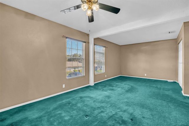 682 GREEN VALLEY RD ROAD Apt C-3, Palm Harbor, FL 34683