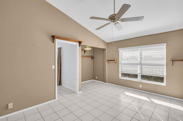 682 GREEN VALLEY RD ROAD Apt C-3, Palm Harbor, FL 34683