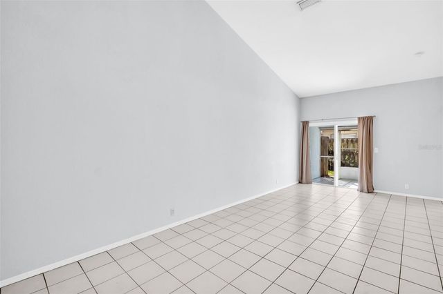 682 GREEN VALLEY RD ROAD Apt C-3, Palm Harbor, FL 34683