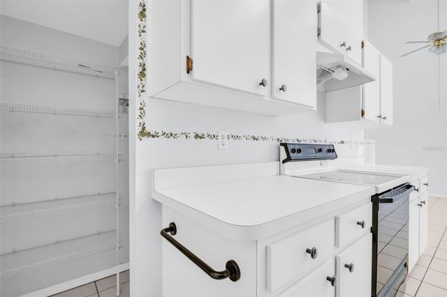 682 GREEN VALLEY RD ROAD Apt C-3, Palm Harbor, FL 34683