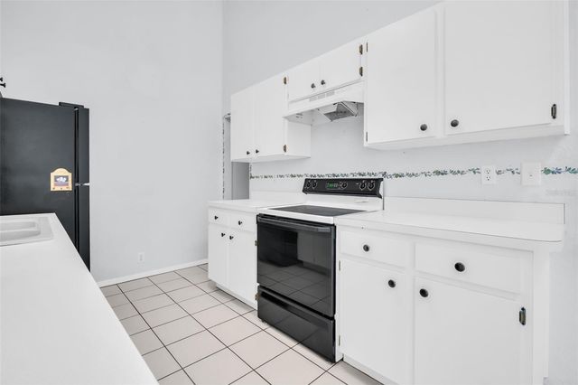 682 GREEN VALLEY RD ROAD Apt C-3, Palm Harbor, FL 34683