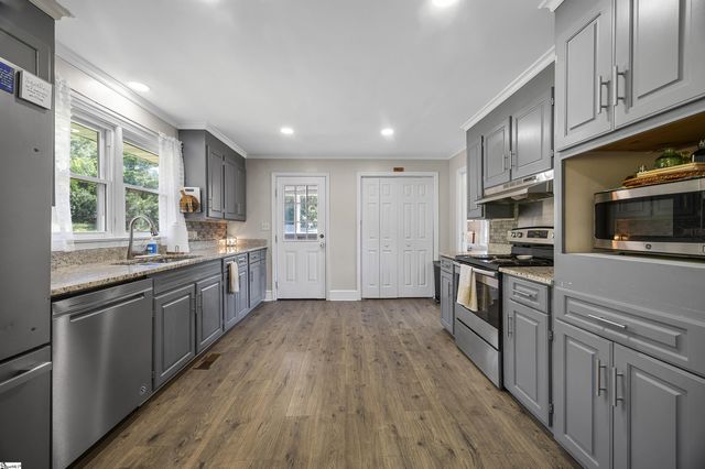 1257 Hampton Road, Inman, SC 29349