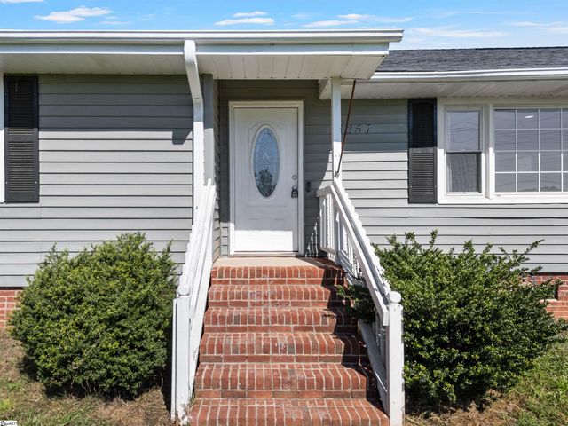 1257 Hampton Road, Inman, SC 29349