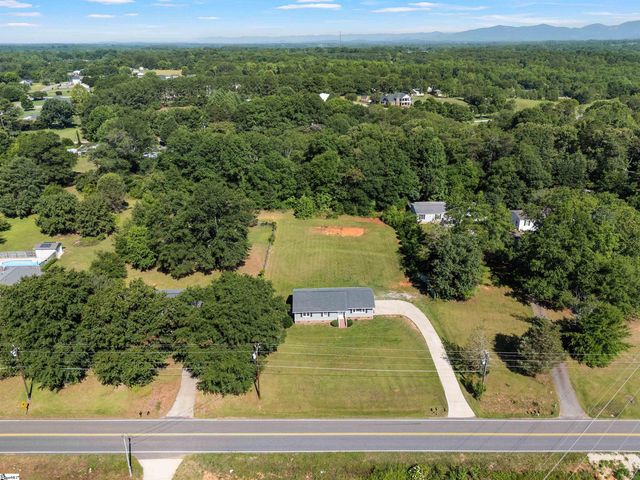 1257 Hampton Road, Inman, SC 29349