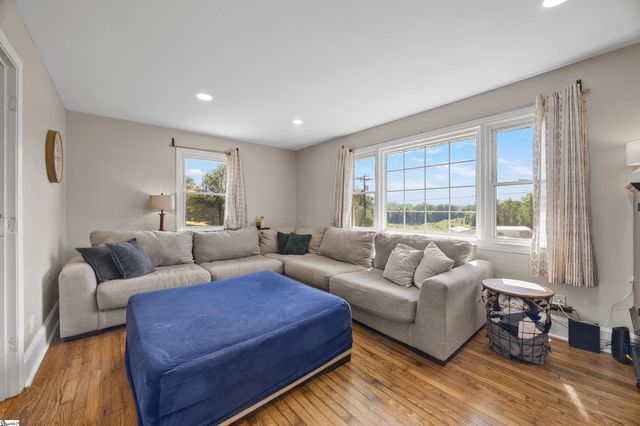 1257 Hampton Road, Inman, SC 29349