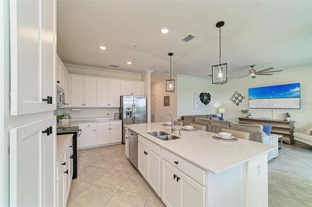 17724 GAWTHROP DRIVE 401, Lakewood Ranch, FL 34211