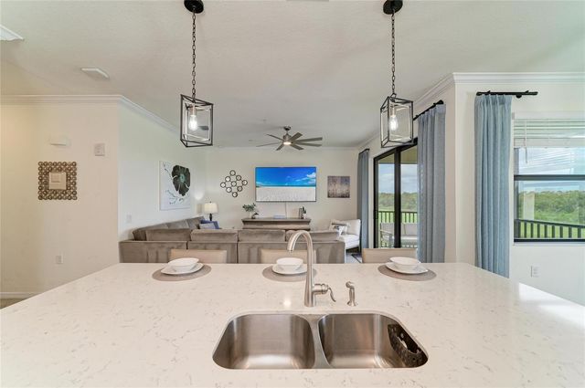 17724 GAWTHROP DRIVE 401, Lakewood Ranch, FL 34211